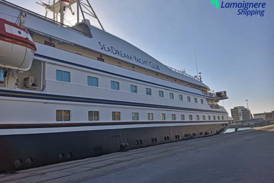 Lamaignere Shipping provides agent services to the luxury megayacht “Seadream II” in Cadiz